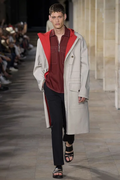 Look 22